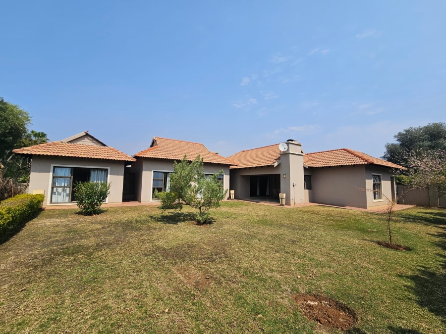 3 Bedroom Property for Sale in The Islands Estates North West